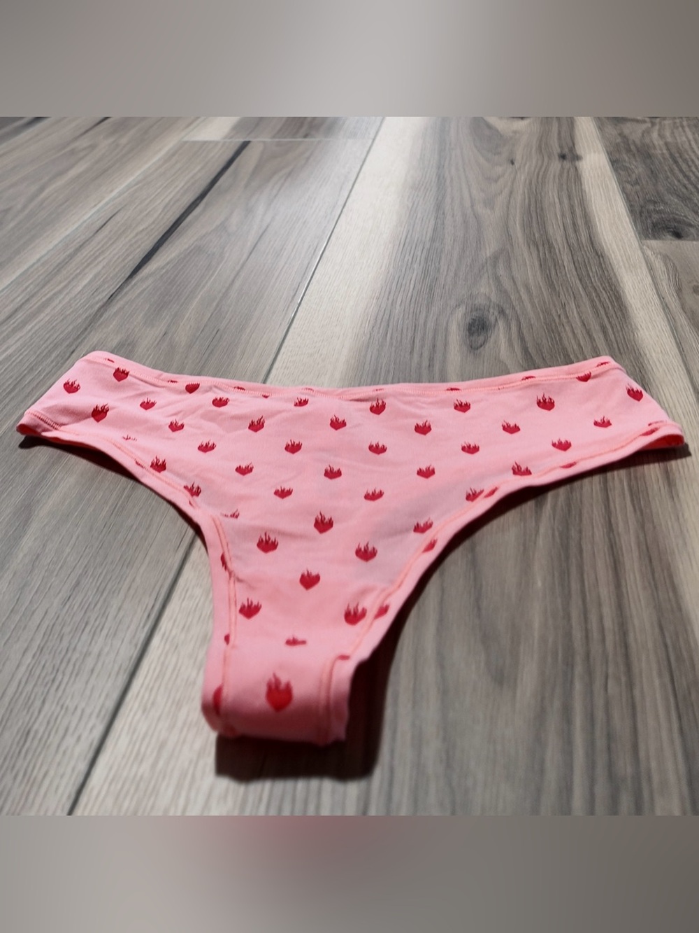 💕🔥 SKIMS Fits Everybody Thong | Flaming Heart Pink Red | S | NWOT💖